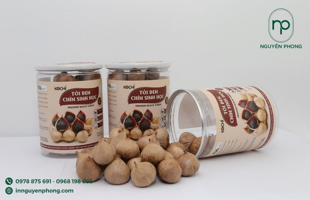 Tem nhãn dán quanh đựng tỏi đen 